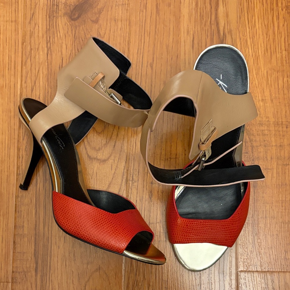 Kenneth Cole Tudor Stylish Leather Red and Tan Women's Heels, size‎ 7